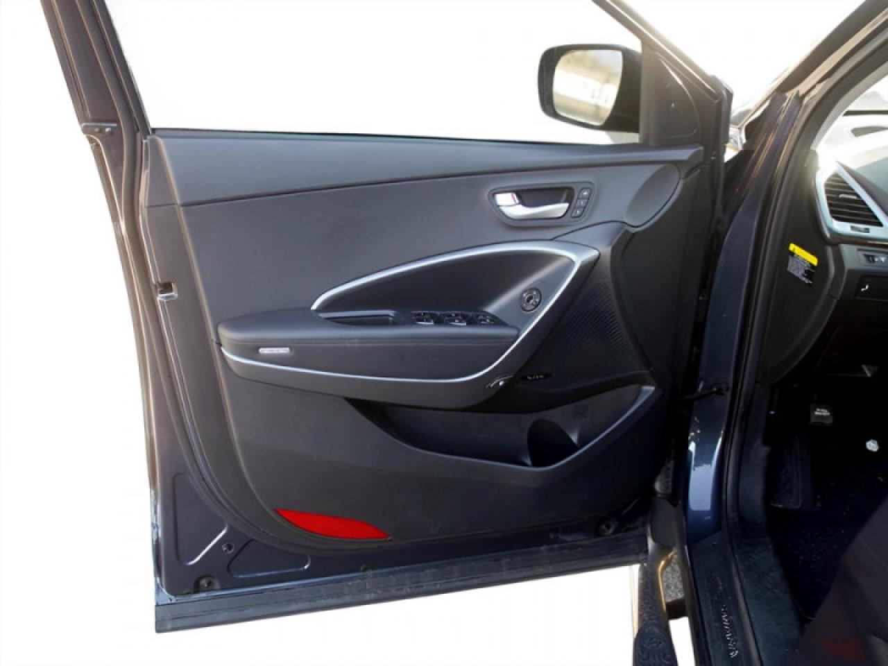 2018 Hyundai Santa Fe Sport Limited AWD  **ULTRA LOW KMS** Photo