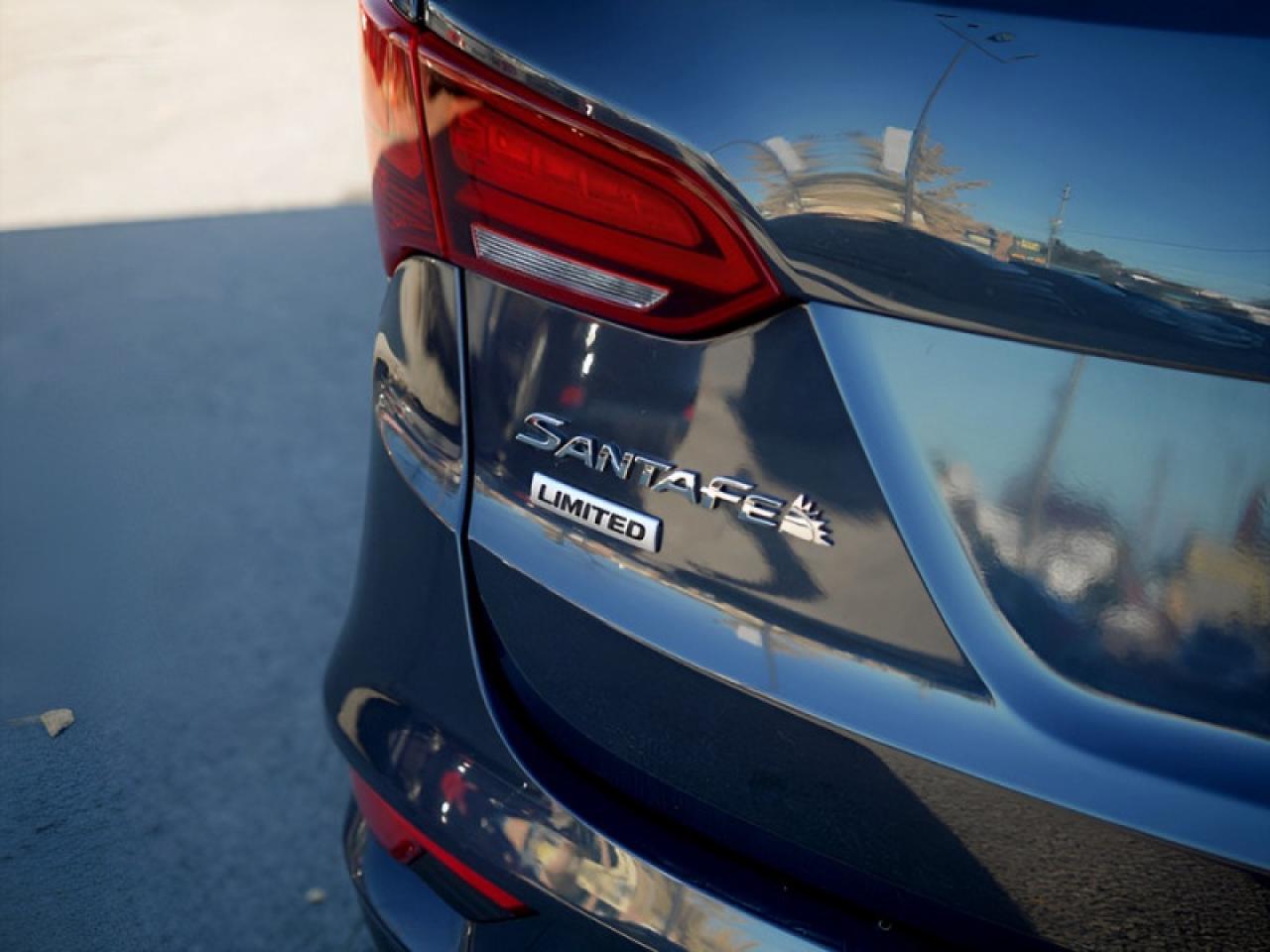 2018 Hyundai Santa Fe Sport Limited AWD  **ULTRA LOW KMS** Photo