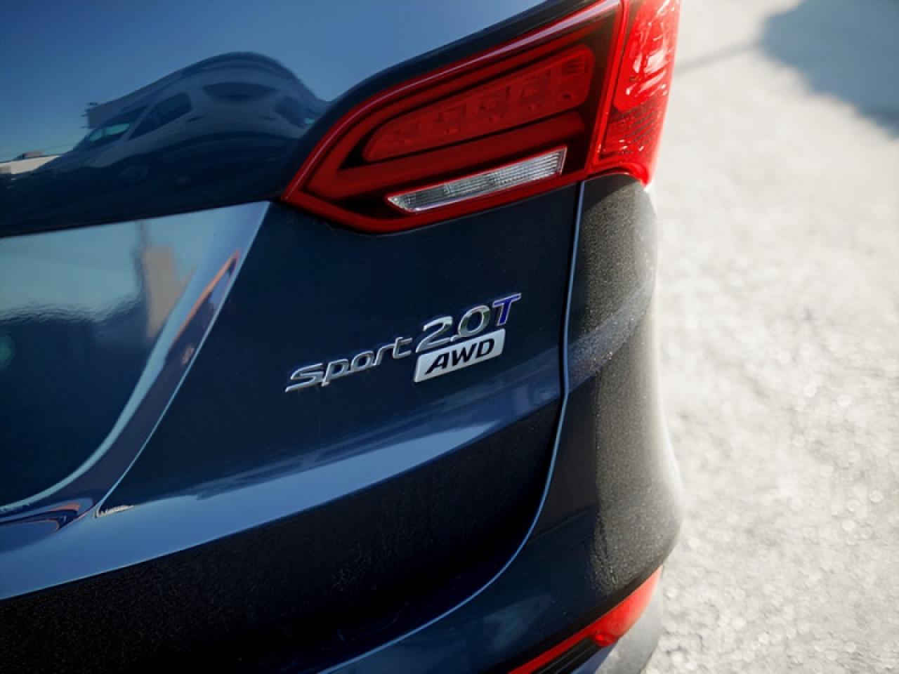 2018 Hyundai Santa Fe Sport Limited AWD  **ULTRA LOW KMS** Photo