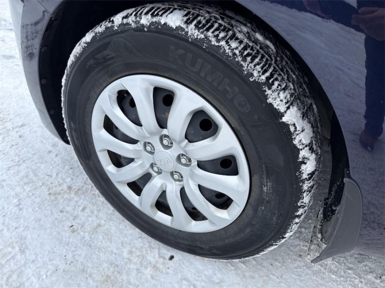 2019 Kia Sedona L   - $190 B/W - Low Mileage Photo