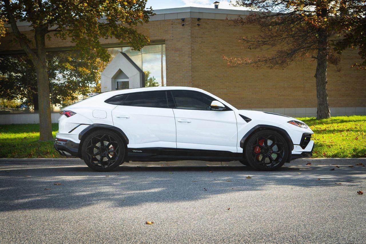 2023 Lamborghini Urus Performante Photo