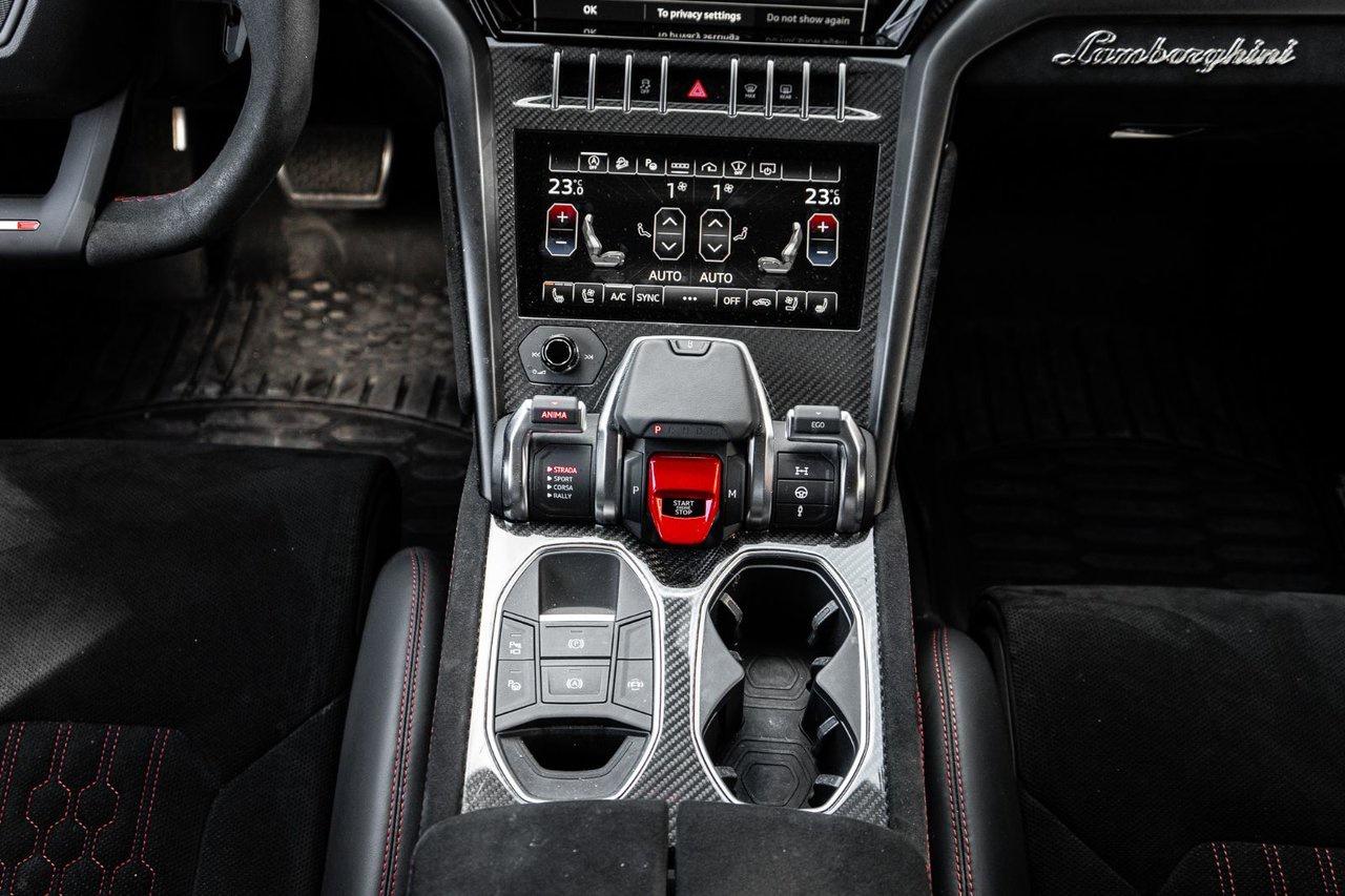 2023 Lamborghini Urus Performante Photo