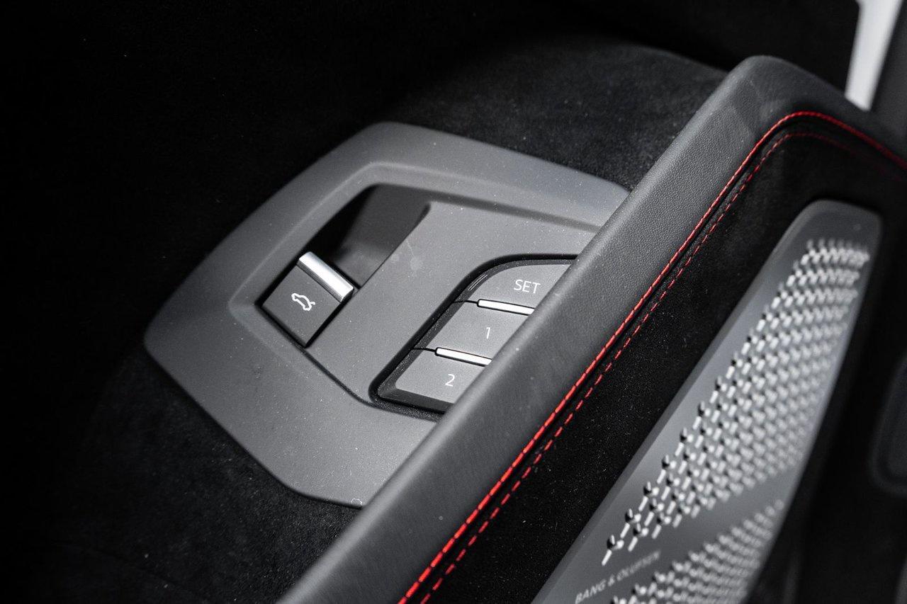 2023 Lamborghini Urus Performante Photo