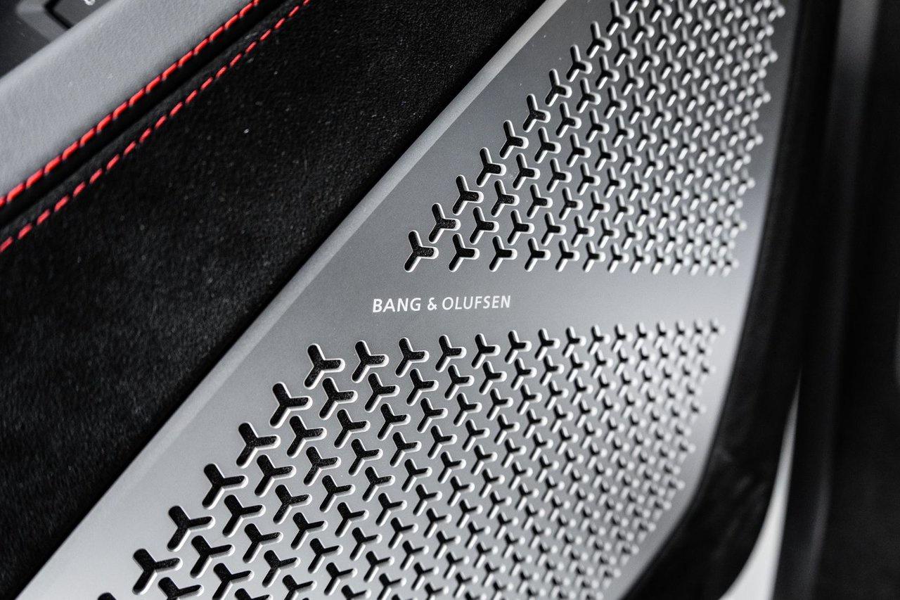 2023 Lamborghini Urus Performante Photo