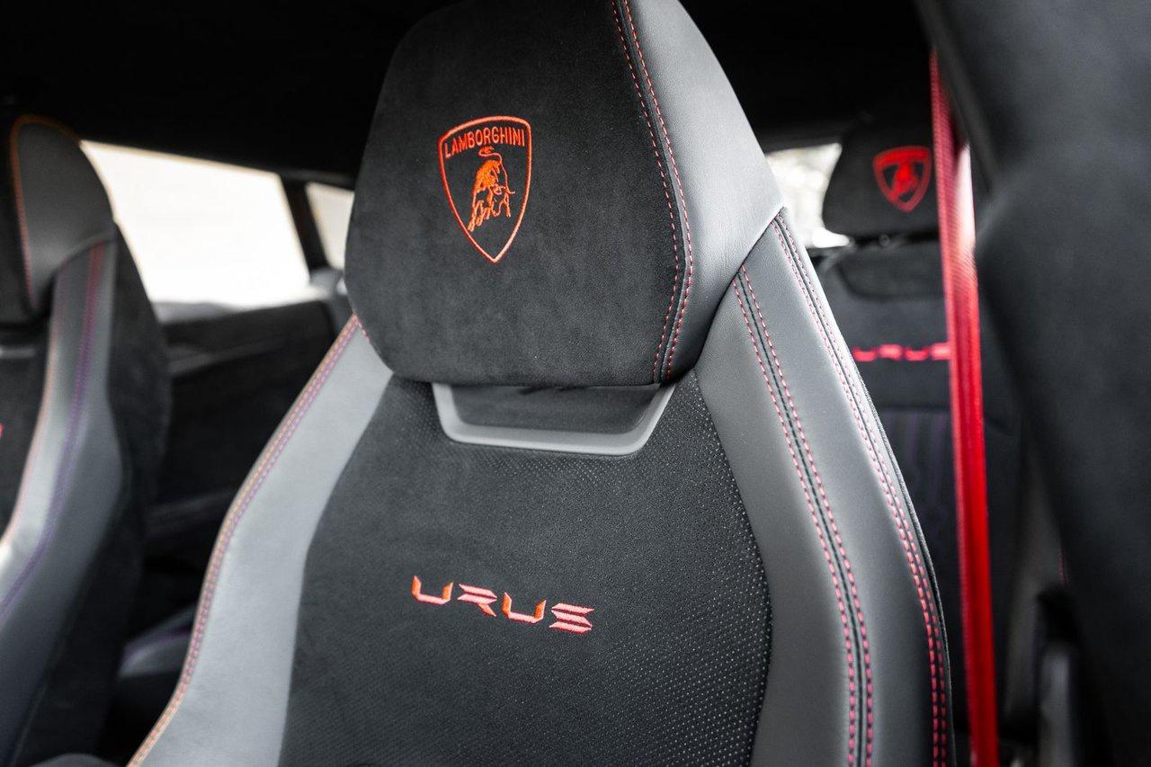 2023 Lamborghini Urus Performante Photo