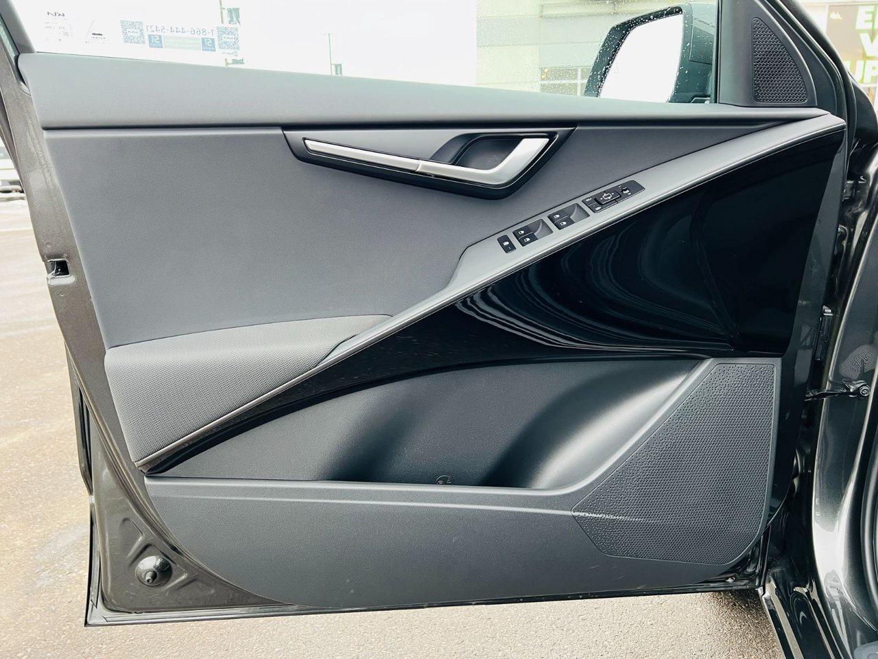 2026 Kia NIRO HEV EX Photo