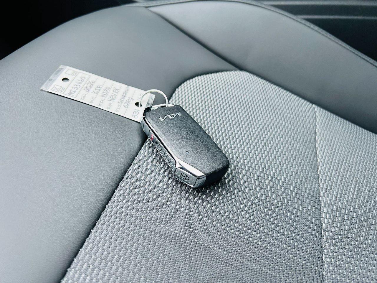 2026 Kia NIRO HEV EX Photo