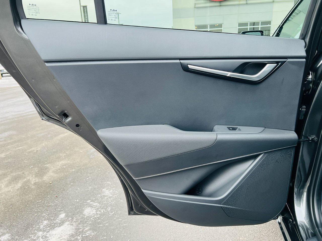 2026 Kia NIRO HEV EX Photo