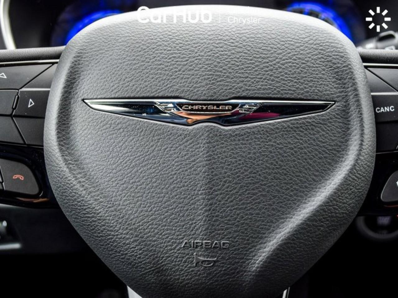 2026 Chrysler Pacifica Select S Appearance Blind Spot Lane Assist Navi 10.1"Display Photo