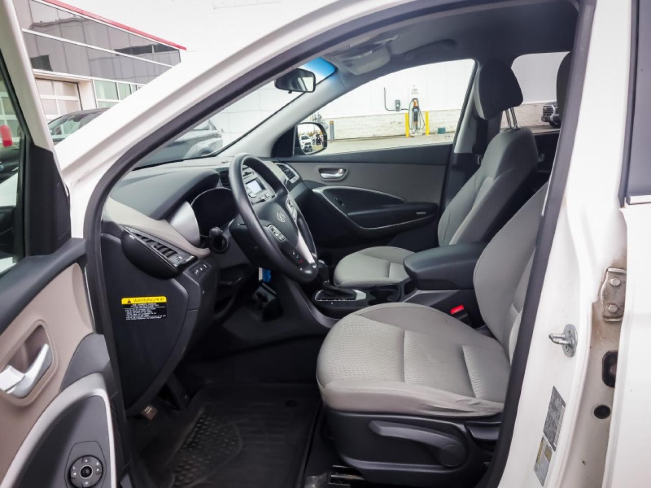 2014 Hyundai Santa Fe XL - $192 B/W Photo