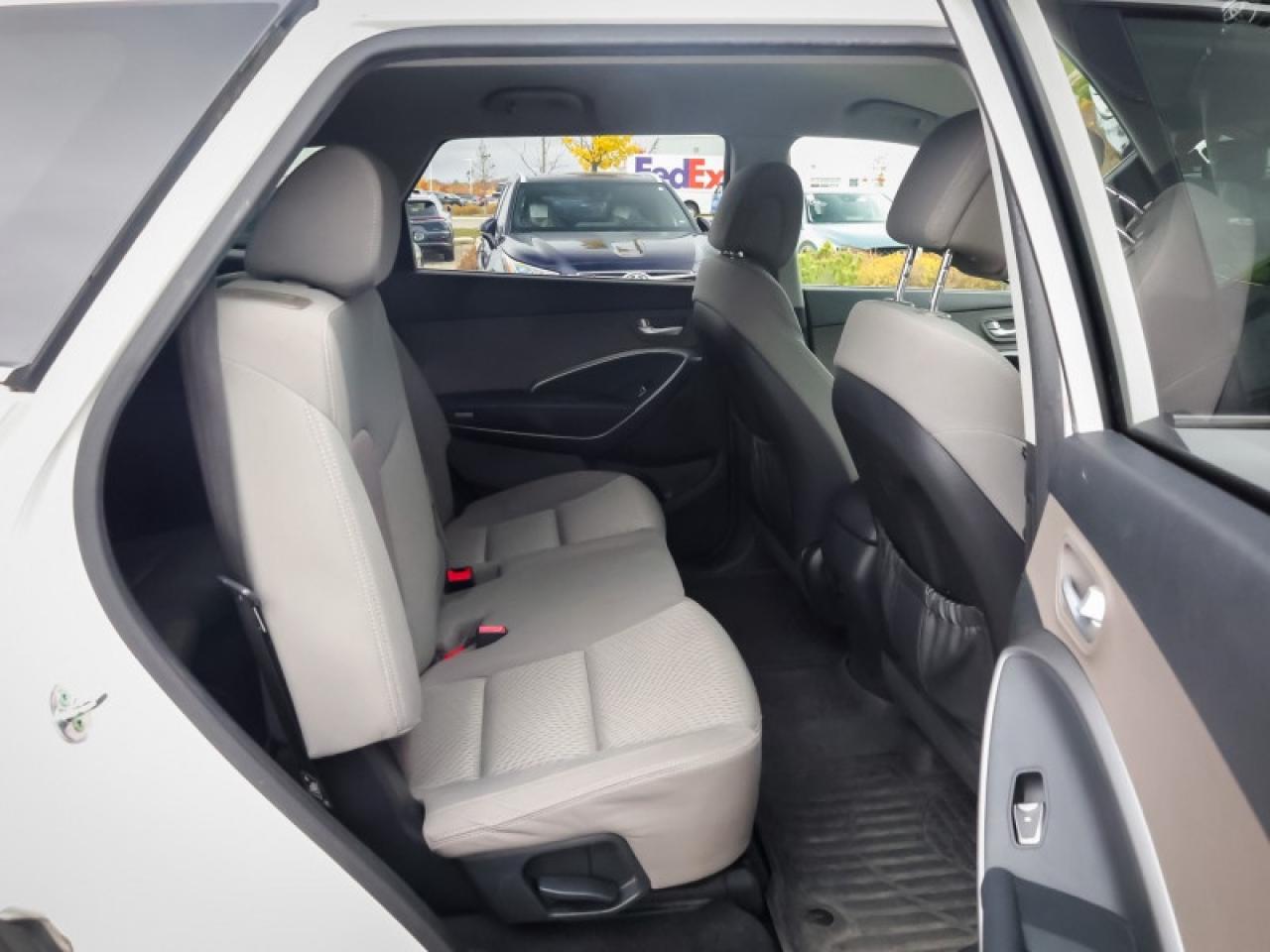 2014 Hyundai Santa Fe XL - $192 B/W Photo