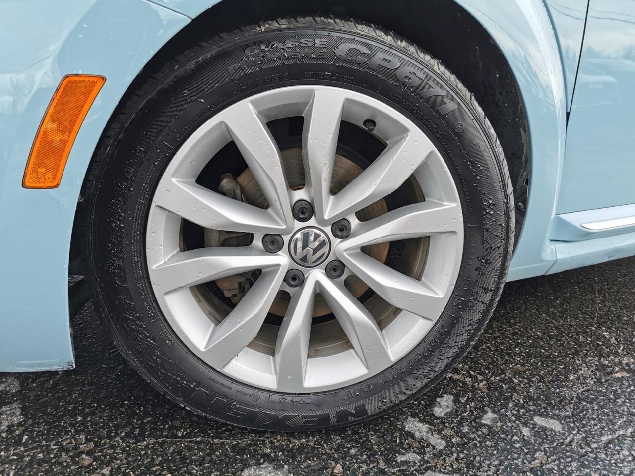 2013 Volkswagen Beetle 2.5L CONVERTIBLE - Photo #9