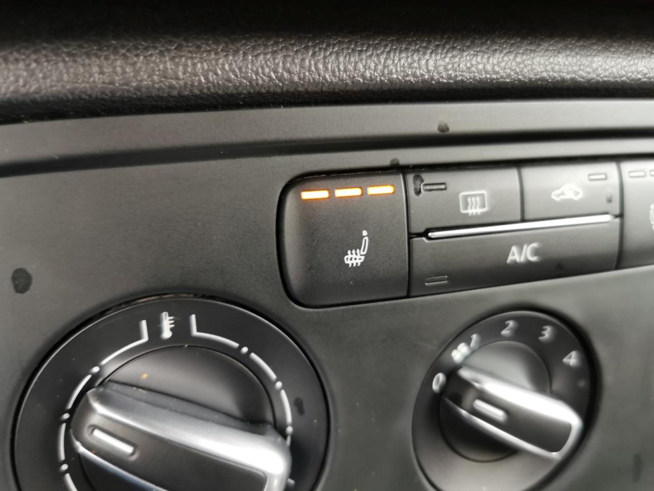 2013 Volkswagen Beetle 2.5L CONVERTIBLE - Photo #27