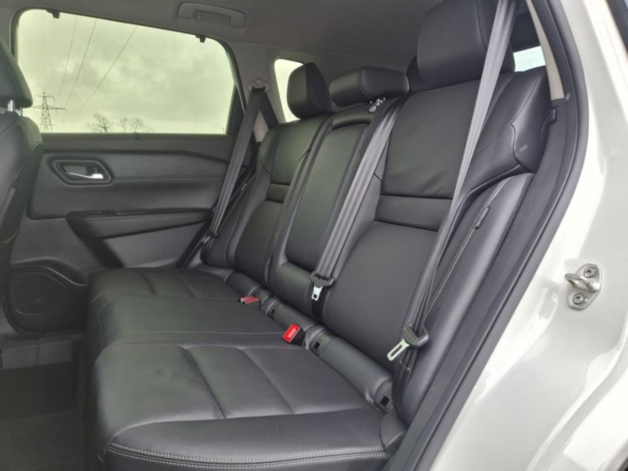 2023 Nissan Rogue SL AWD | Leather | Pano Roof | Nav | 360 Camera | Adaptive Cruise | Heated Wheel + Seats and More ! Photo