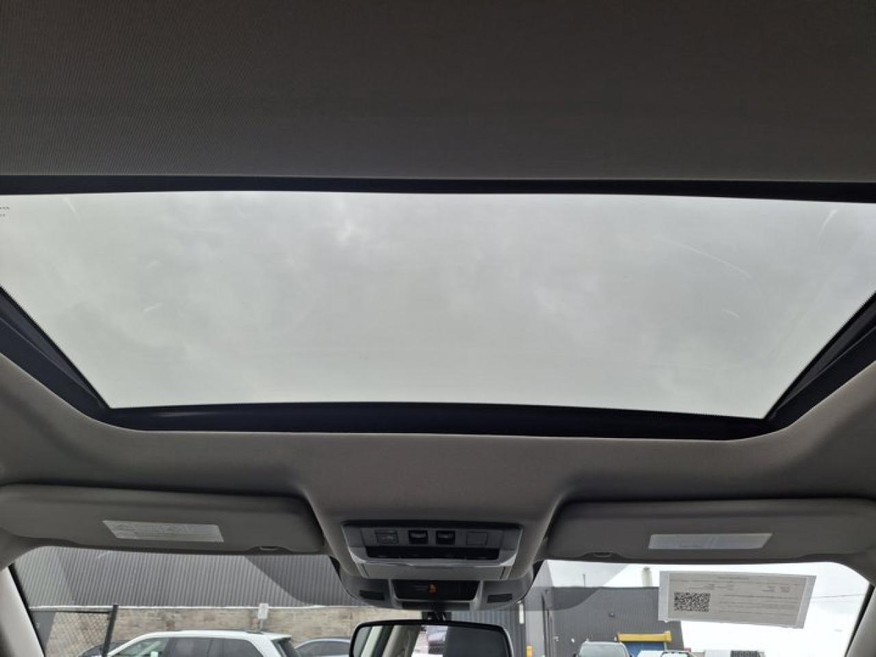 2023 Nissan Rogue SL AWD | Leather | Pano Roof | Nav | 360 Camera | Adaptive Cruise | Heated Wheel + Seats and More ! Photo