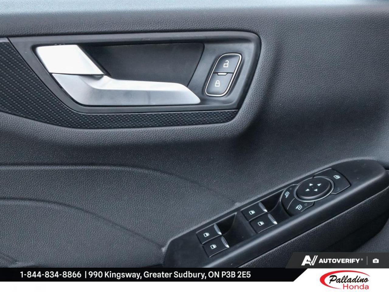 2024 Ford Escape Hybrid ST-LINE Photo