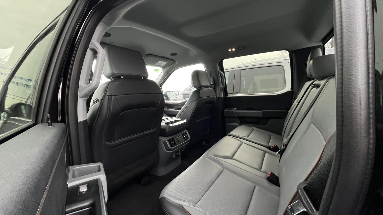 2025 Ford F-150 Hybrid LARIAT Photo