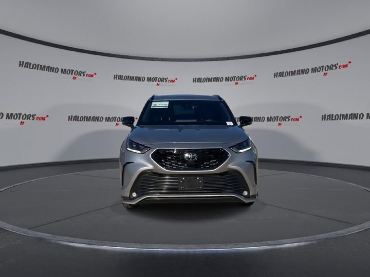 2024 Toyota Highlander XSE AWD | Leather Seats | Heated Seats | Remote Start Photo2