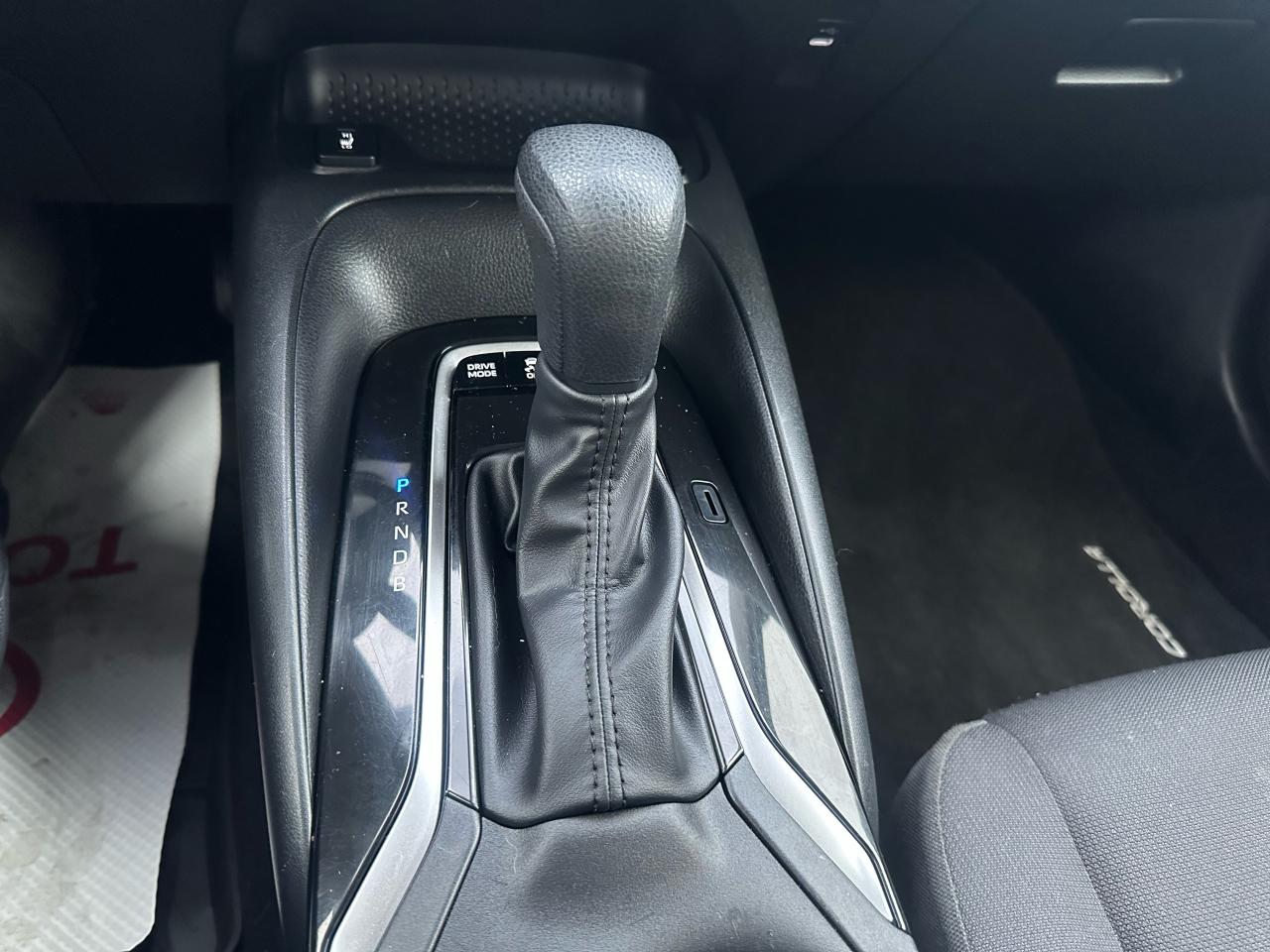 2023 Toyota Corolla Hybrid LE Photo3