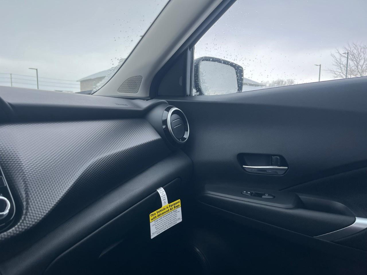 2025 Nissan Kicks Play SV FWD Photo