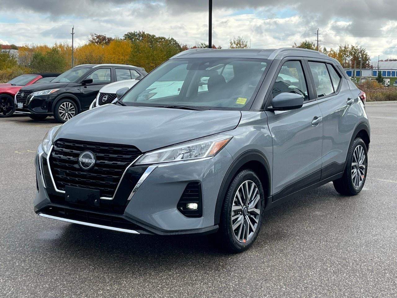 2025 Nissan Kicks Play SV FWD Photo2