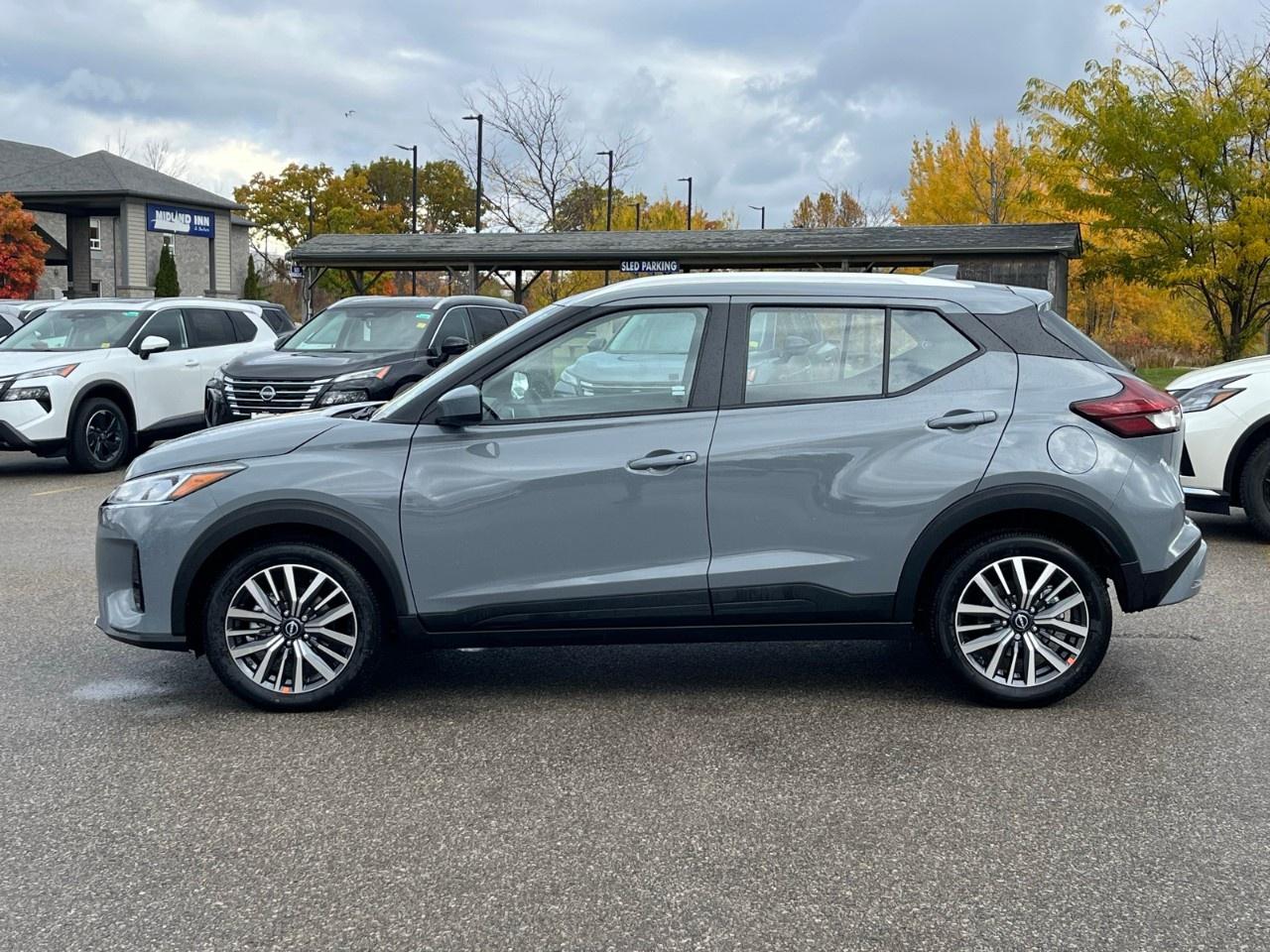 2025 Nissan Kicks Play SV FWD Photo