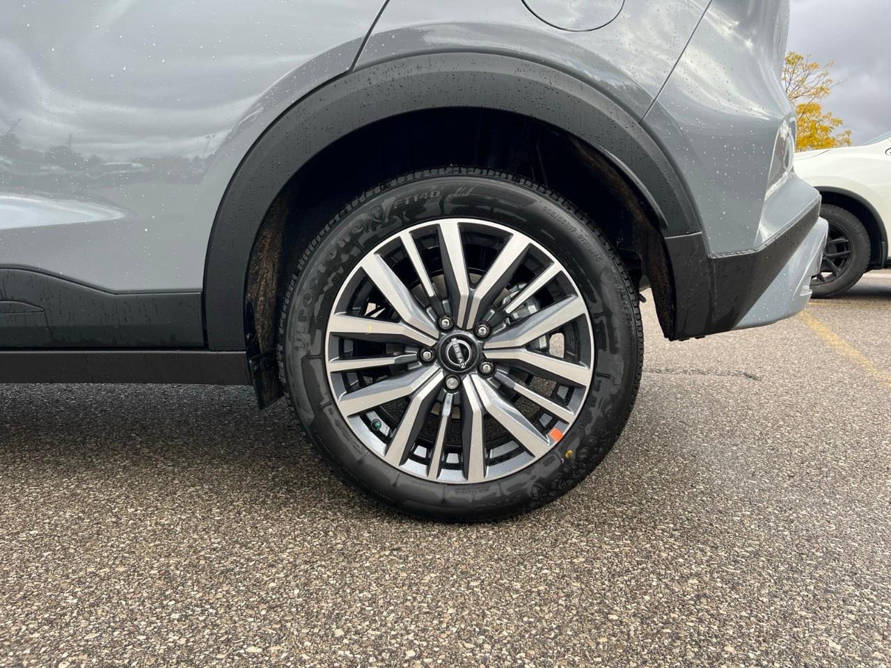 2025 Nissan Kicks Play SV FWD Photo