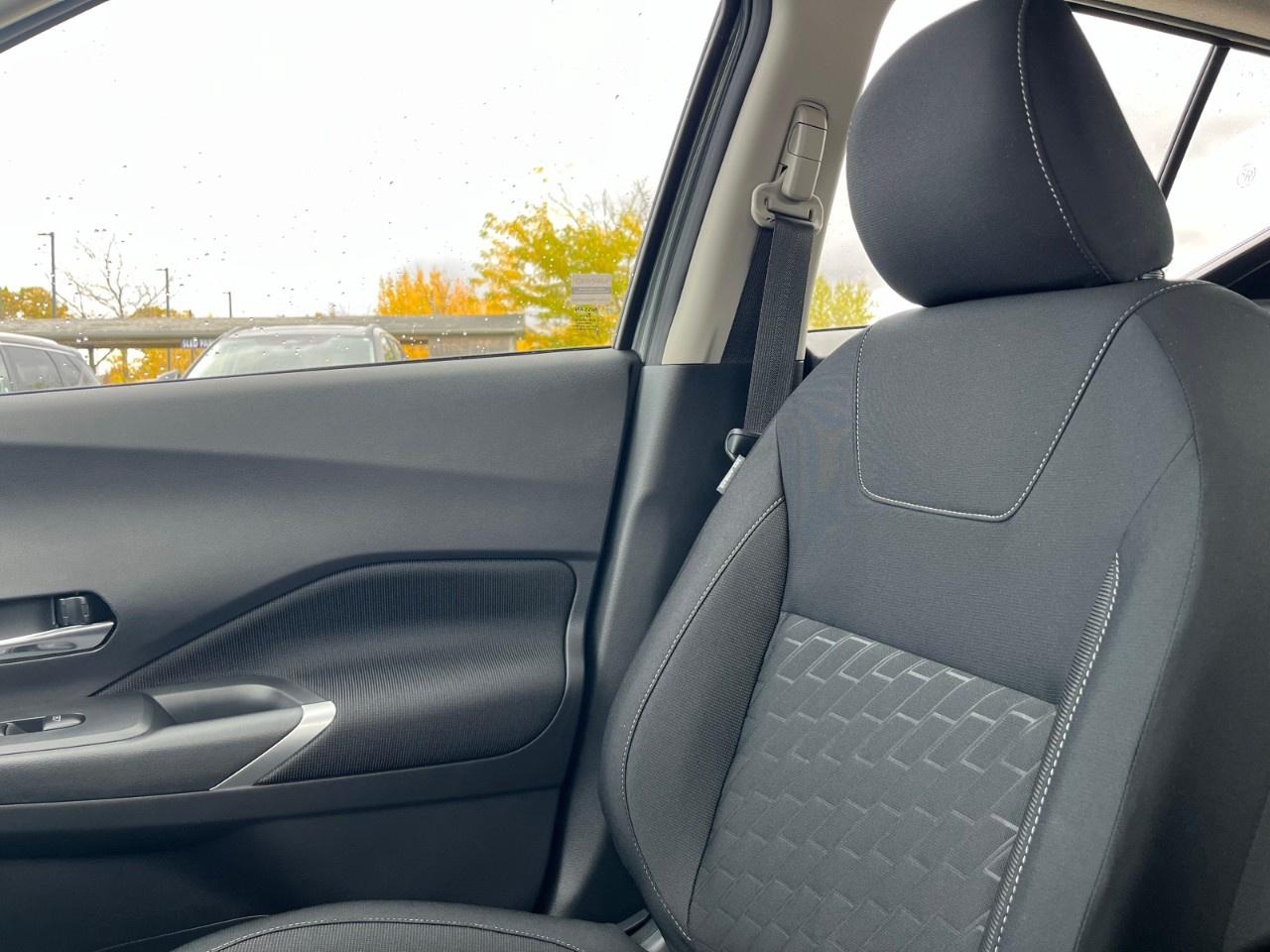 2025 Nissan Kicks Play SV FWD Photo