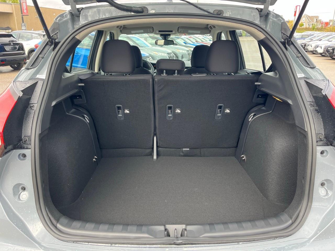 2025 Nissan Kicks Play SV FWD Photo