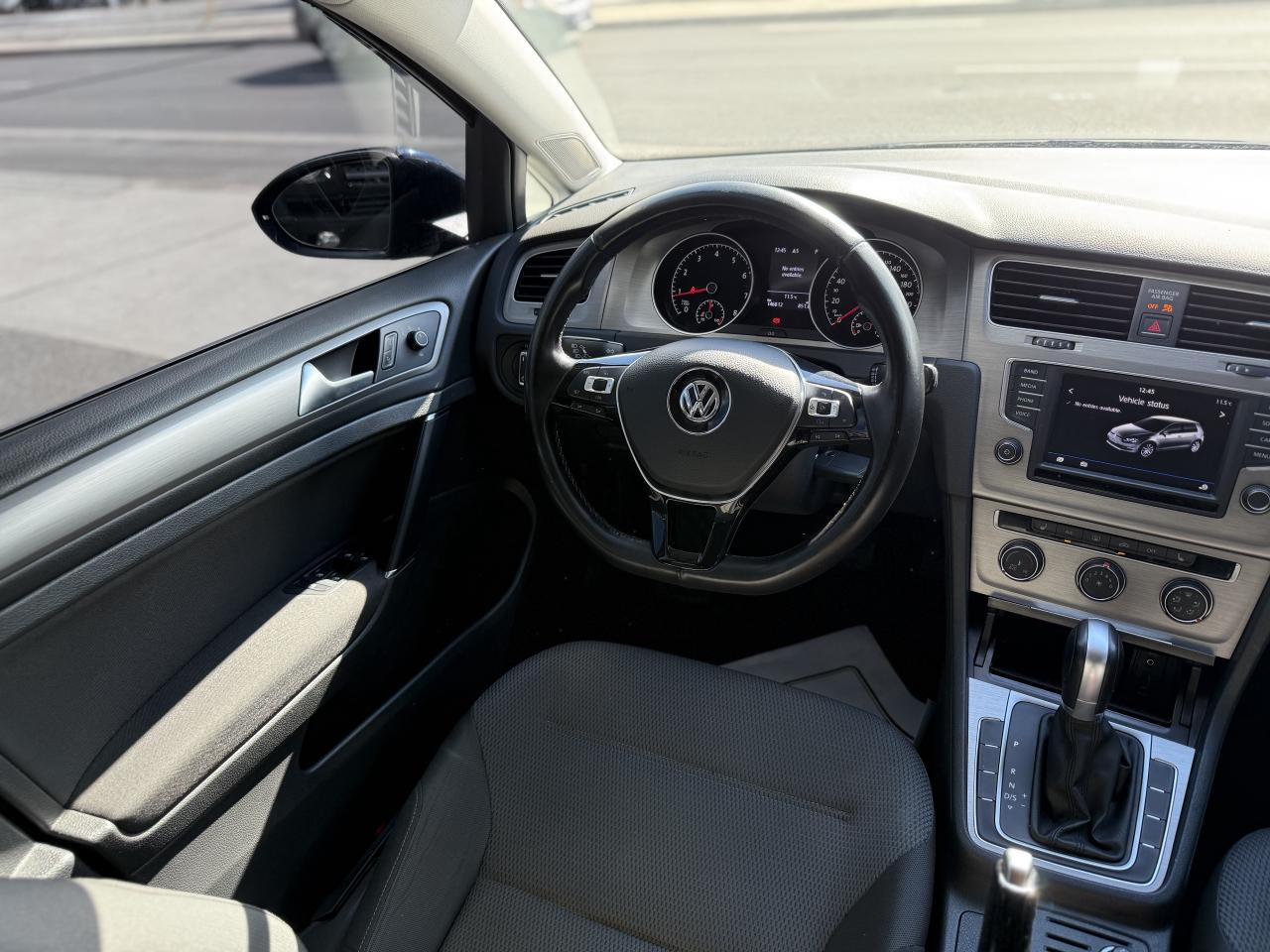 2017 Volkswagen Golf TSI S | APPLE CARPLAY | BACK UP CAMERA | Photo