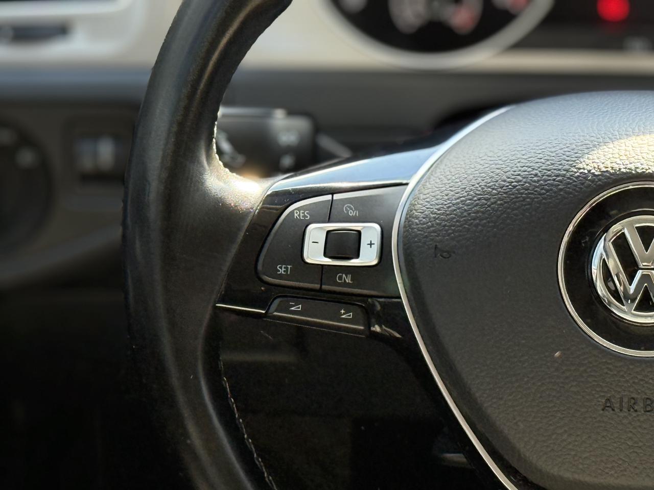 2017 Volkswagen Golf TSI S | APPLE CARPLAY | BACK UP CAMERA | Photo