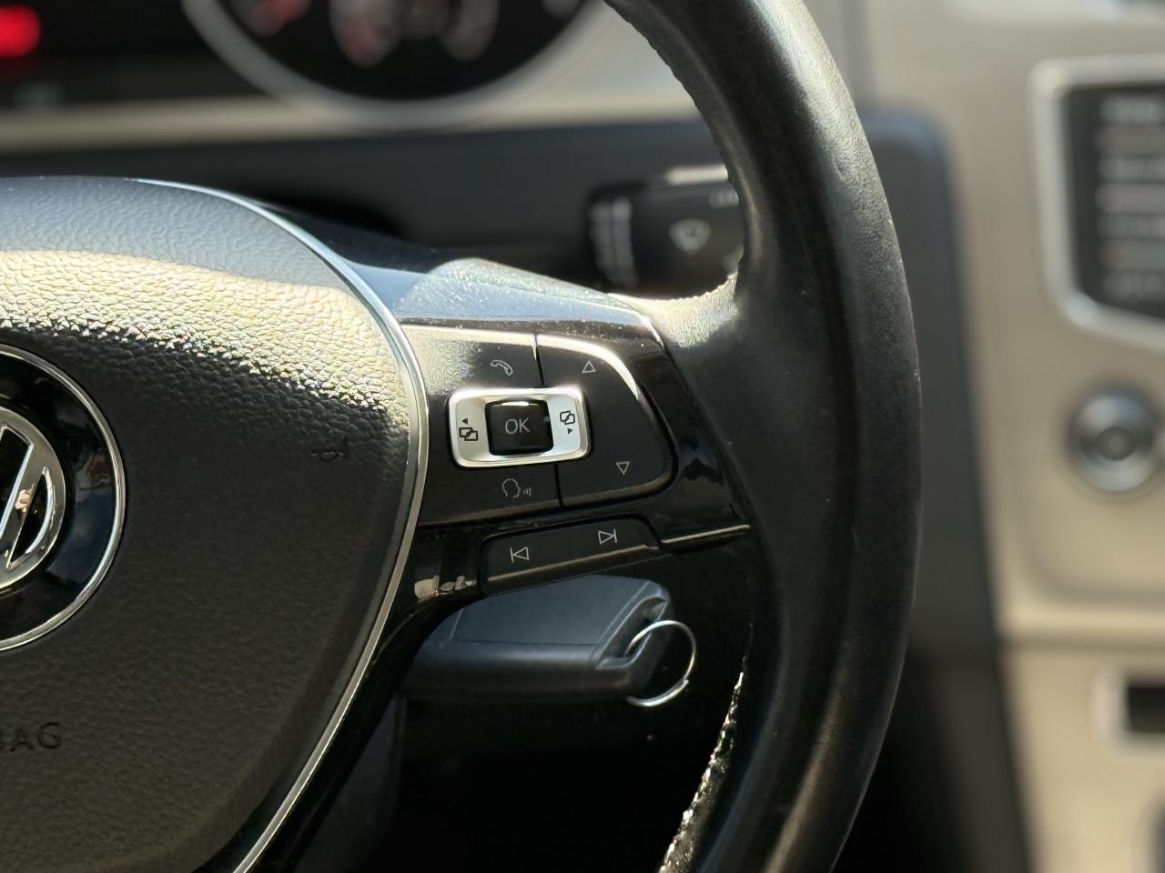 2017 Volkswagen Golf TSI S | APPLE CARPLAY | BACK UP CAMERA | Photo