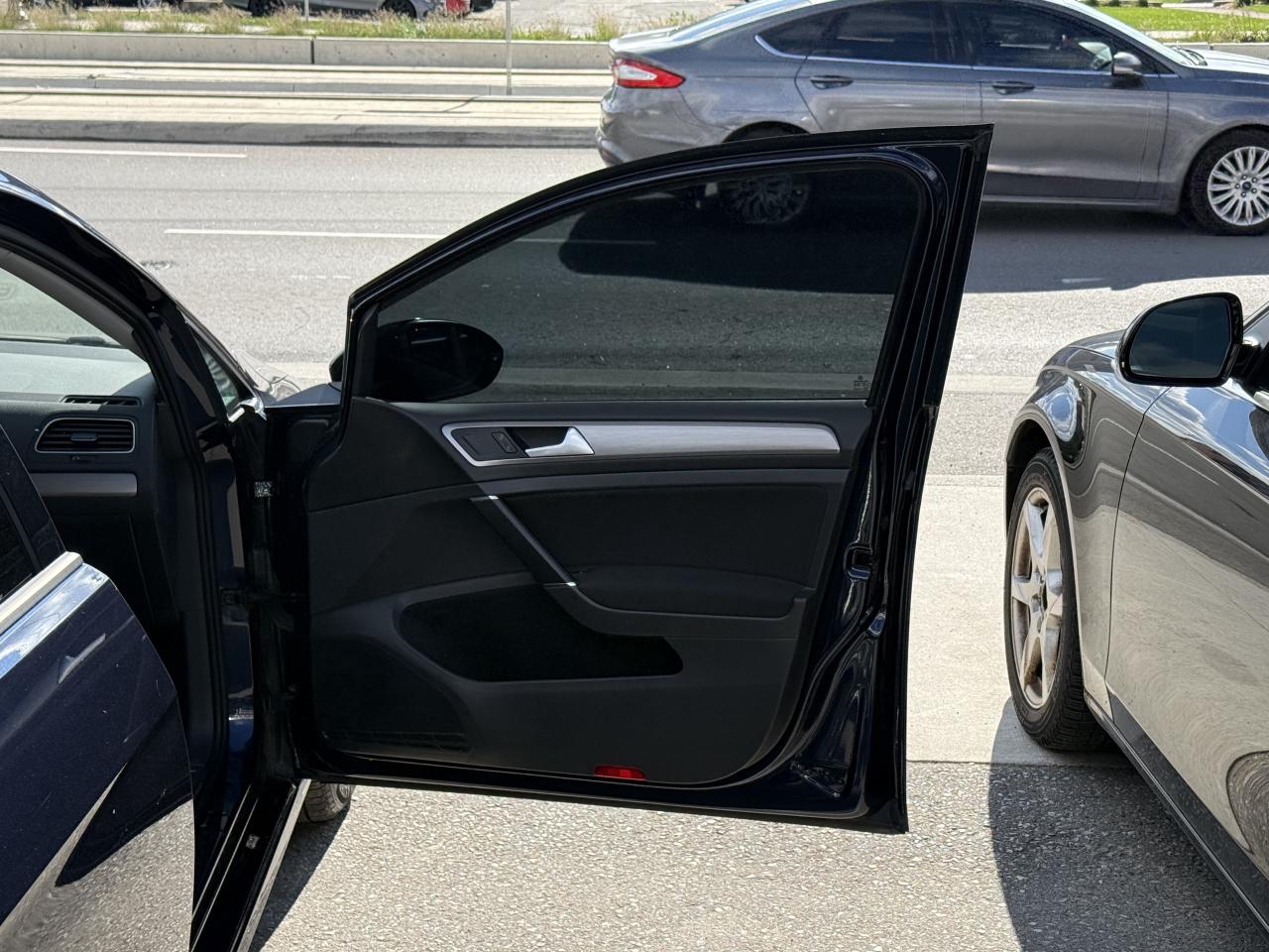 2017 Volkswagen Golf TSI S | APPLE CARPLAY | BACK UP CAMERA | Photo