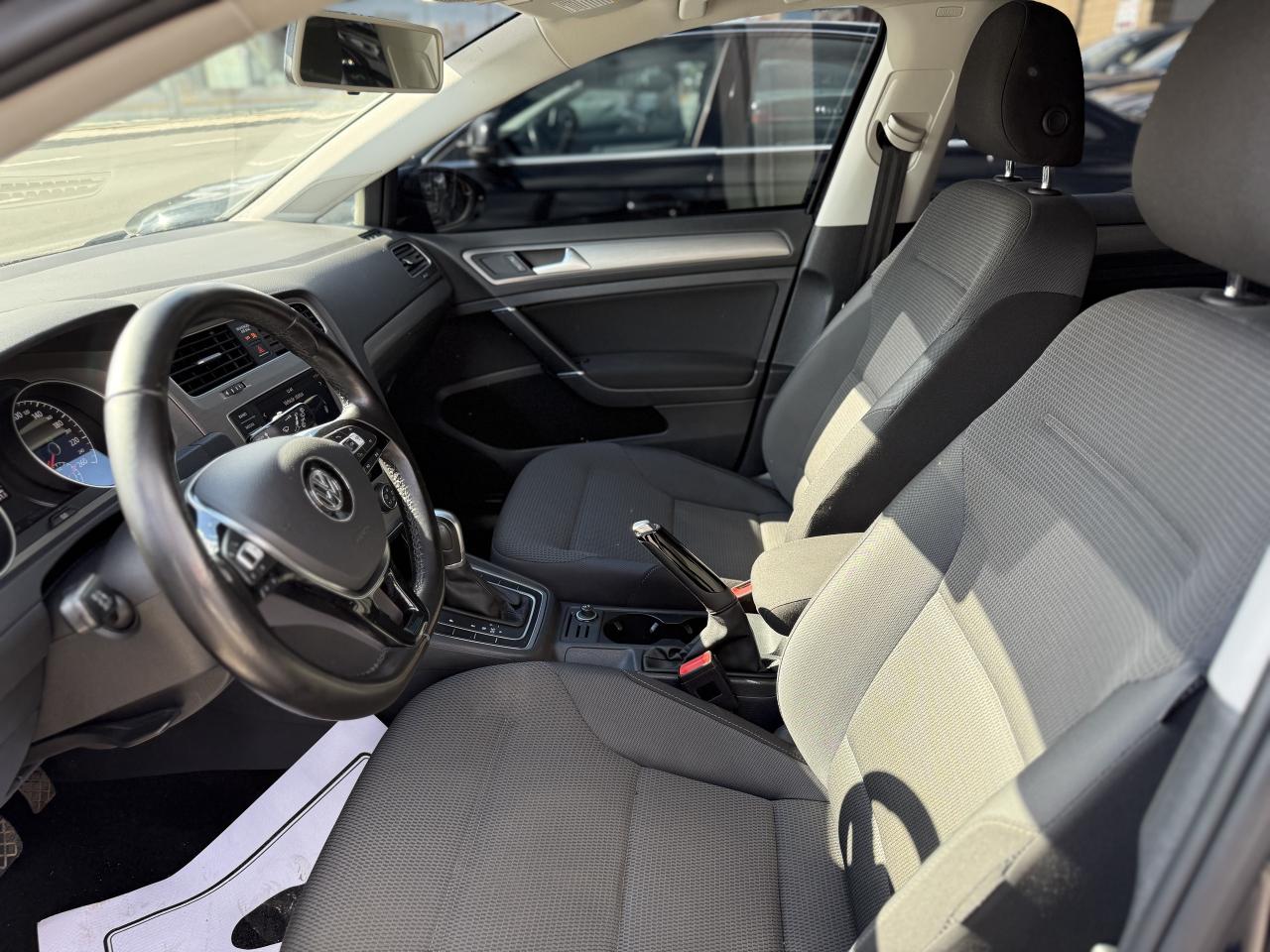 2017 Volkswagen Golf TSI S | APPLE CARPLAY | BACK UP CAMERA | Photo