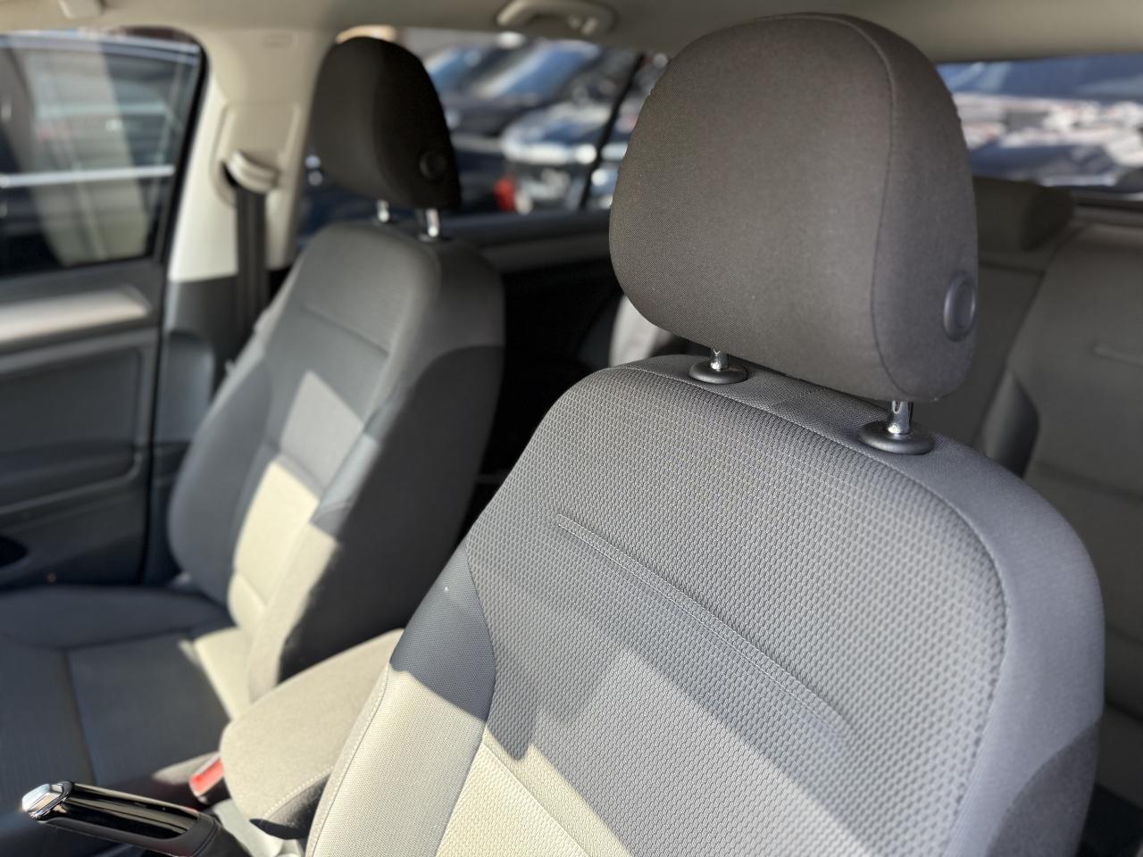 2017 Volkswagen Golf TSI S | APPLE CARPLAY | BACK UP CAMERA | Photo