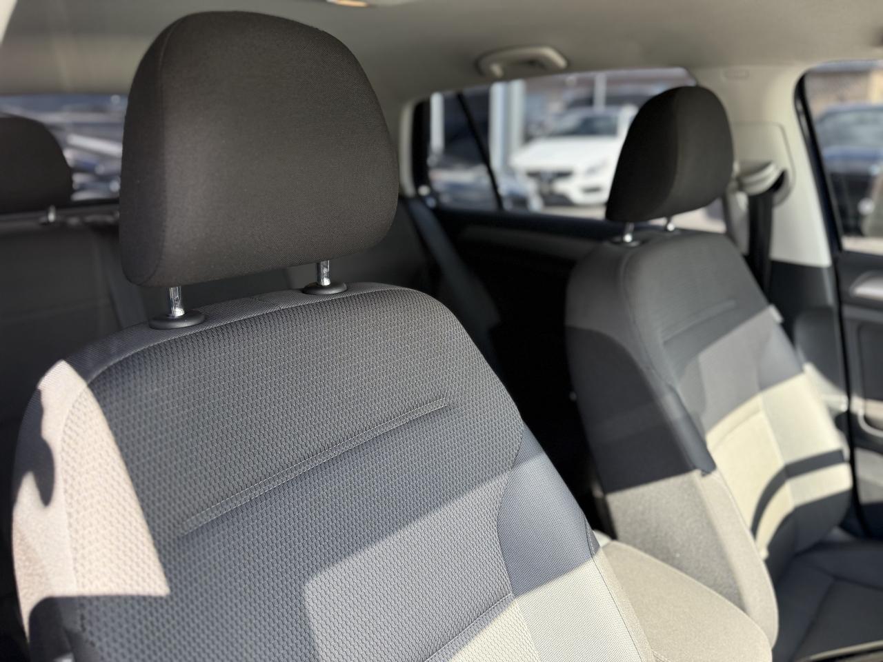 2017 Volkswagen Golf TSI S | APPLE CARPLAY | BACK UP CAMERA | Photo