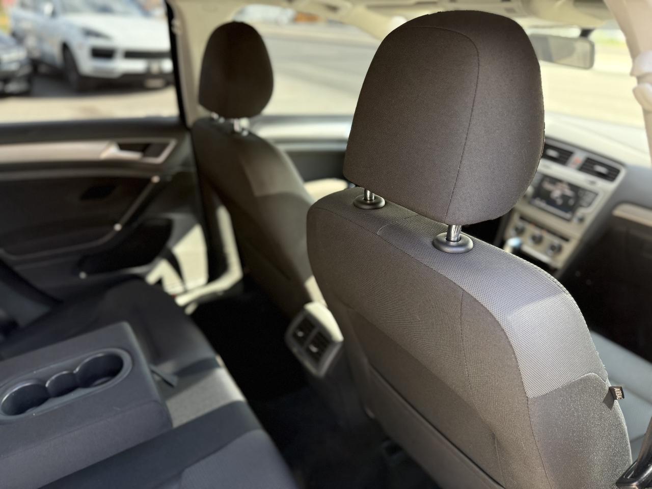 2017 Volkswagen Golf TSI S | APPLE CARPLAY | BACK UP CAMERA | Photo