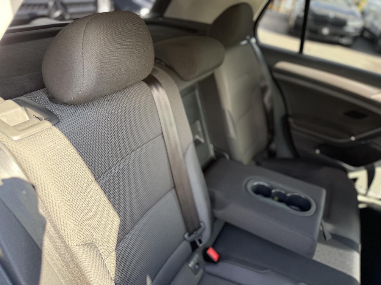 2017 Volkswagen Golf TSI S | APPLE CARPLAY | BACK UP CAMERA | Photo