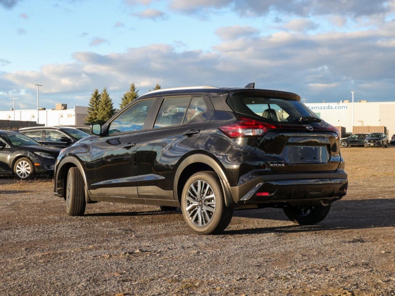 2025 Nissan Kicks Play SV  - Heated Seats -  Apple CarPlay Photo3