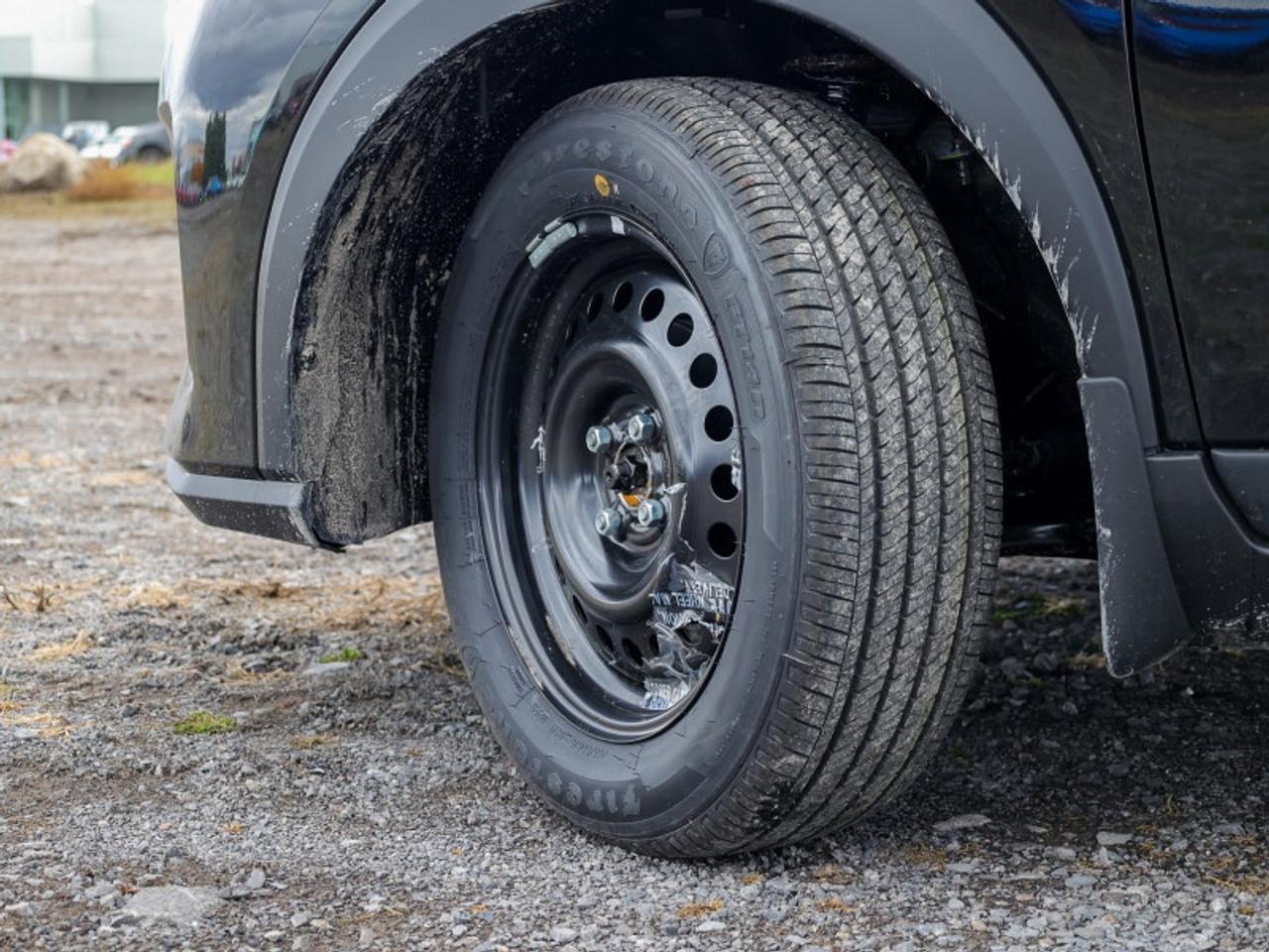 2025 Nissan Kicks Play S  - Apple CarPlay -  Android Auto Photo