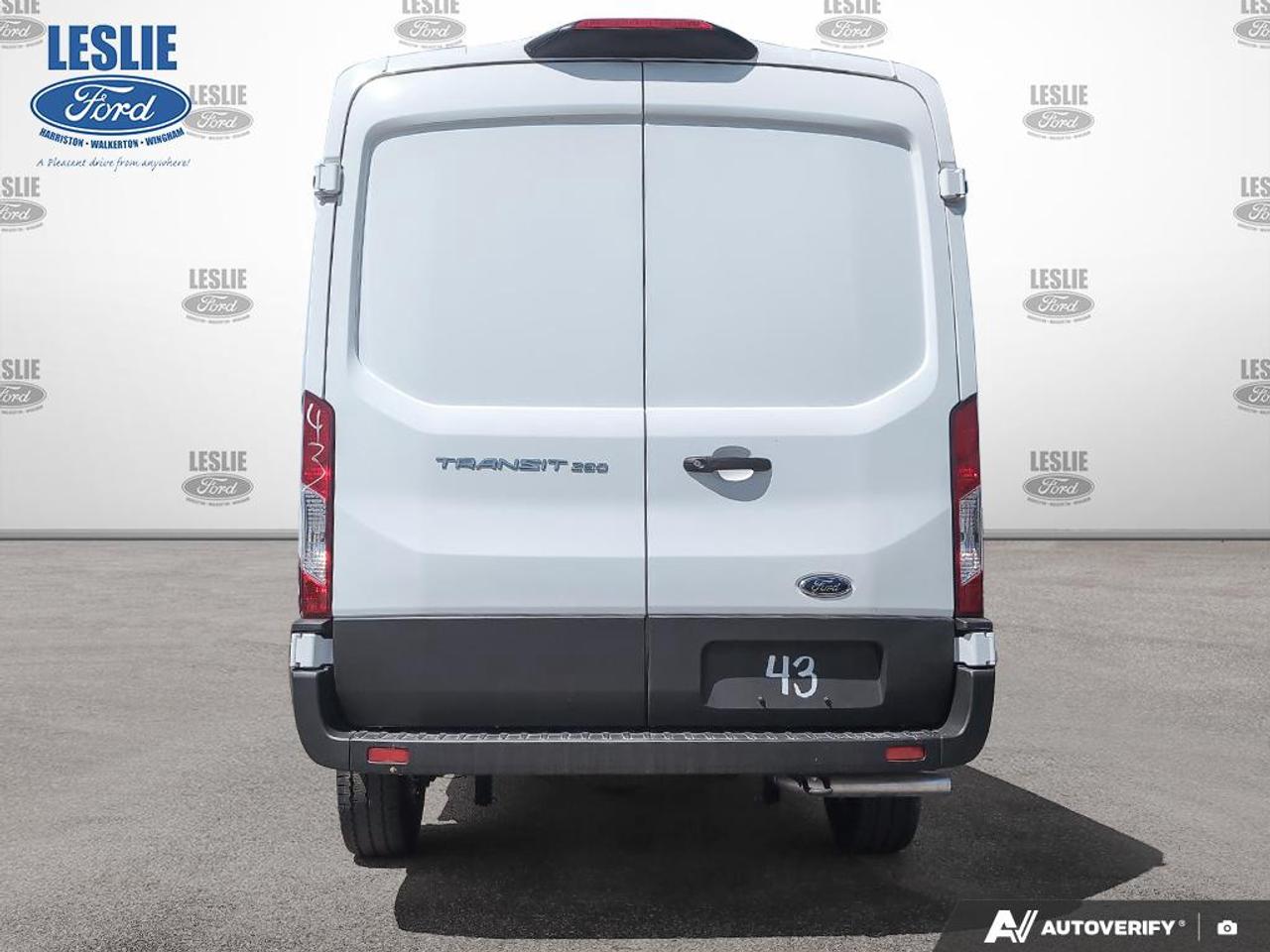 2025 Ford Transit Medium Roof 250 Cargo RWD Photo4