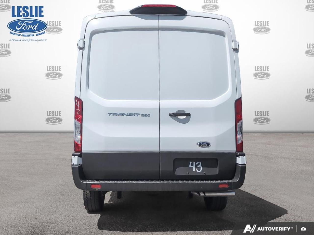 2025 Ford Transit Medium Roof 250 Cargo RWD Photo4