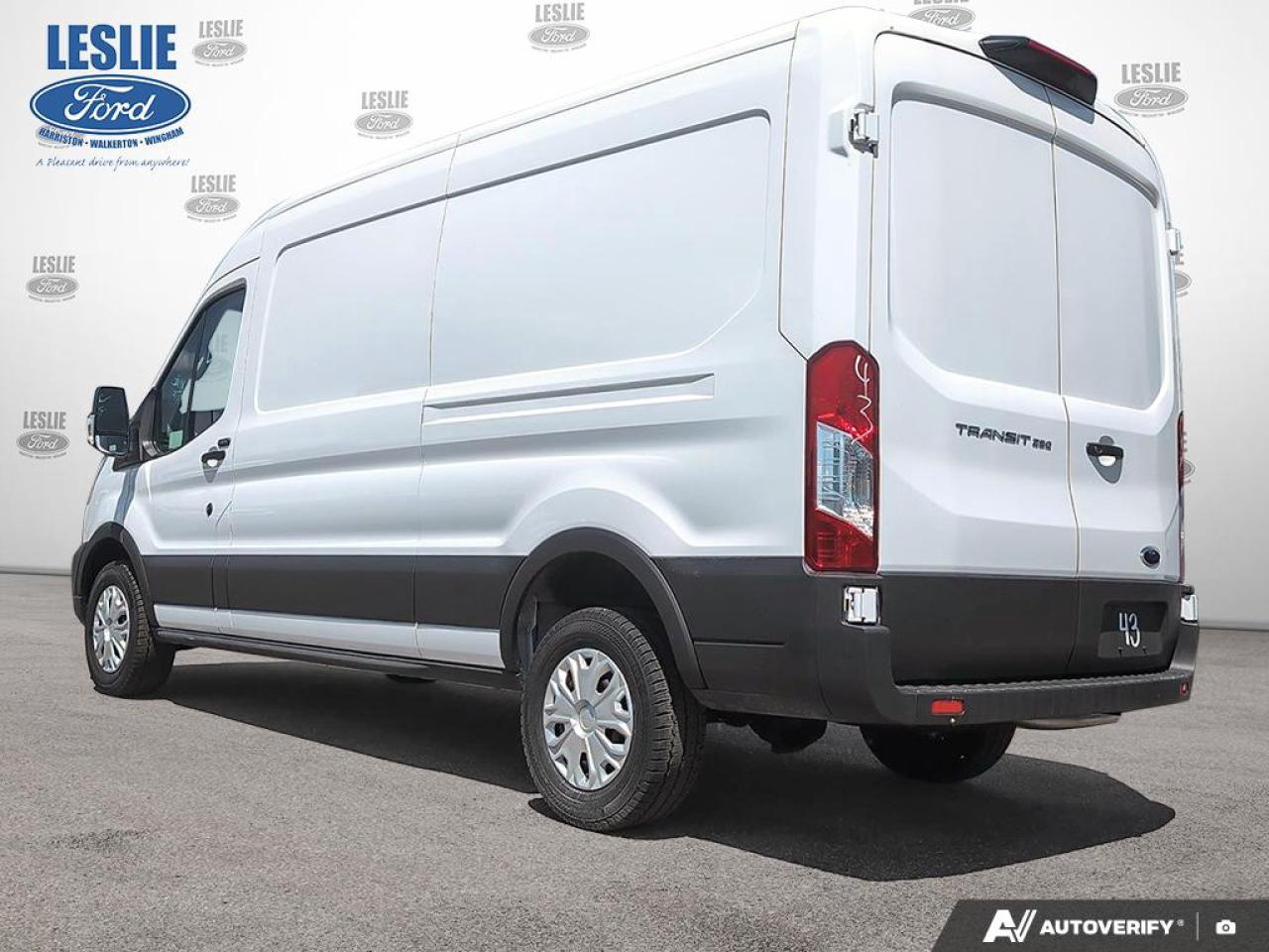 2025 Ford Transit Medium Roof 250 Cargo RWD Photo3