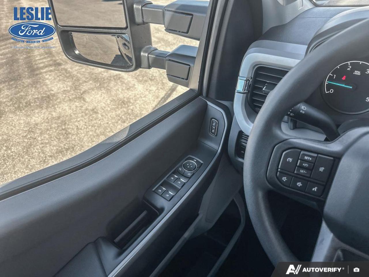 2026 Ford F-250 STX Crew Cab 4x4 Photo