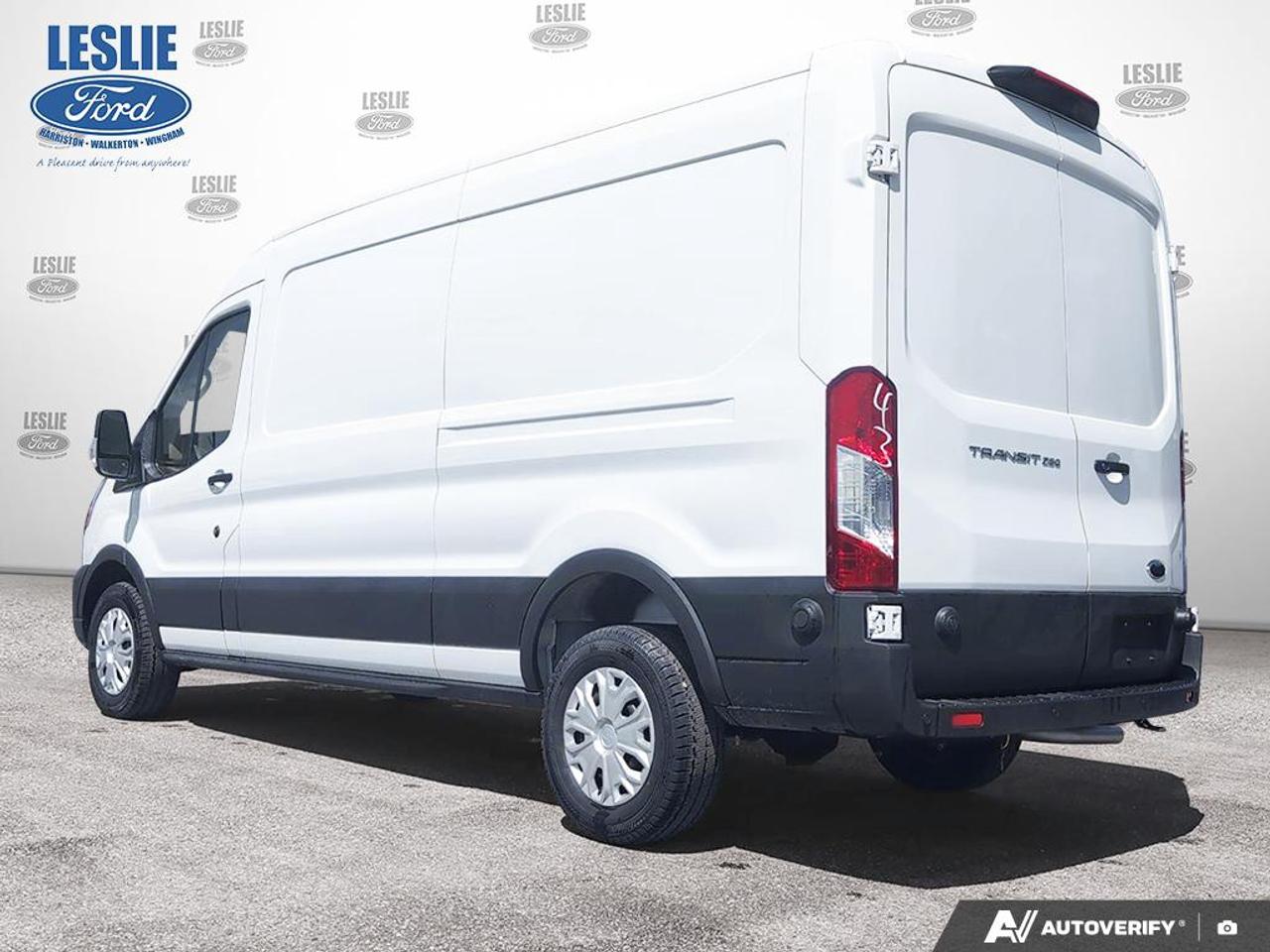 2025 Ford Transit Medium Roof 250 Cargo RWD Photo3