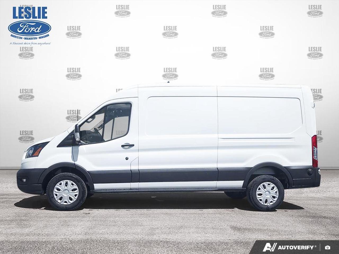 2025 Ford Transit Medium Roof 250 Cargo RWD Photo2