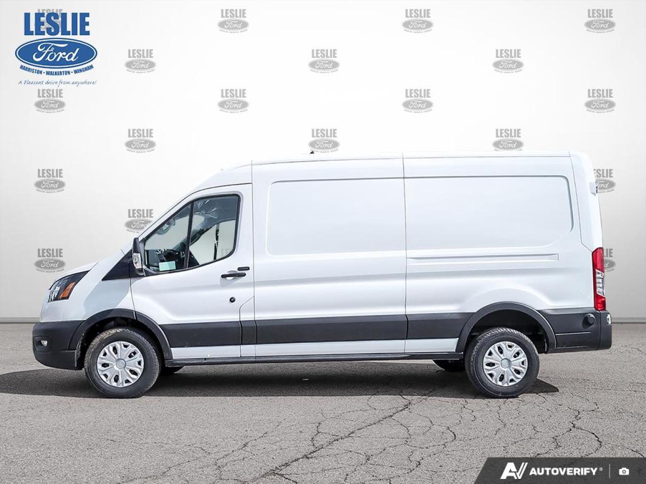 2025 Ford Transit Medium Roof 250 Cargo RWD Photo2