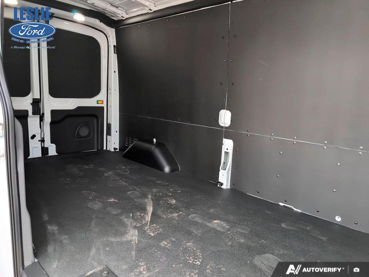 2025 Ford Transit Medium Roof 250 Cargo RWD Photo