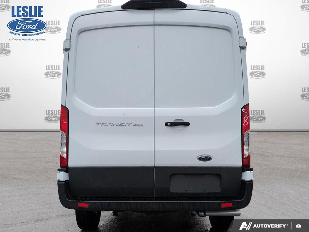 2025 Ford T-250 MR CARGO RWD 101A Photo4