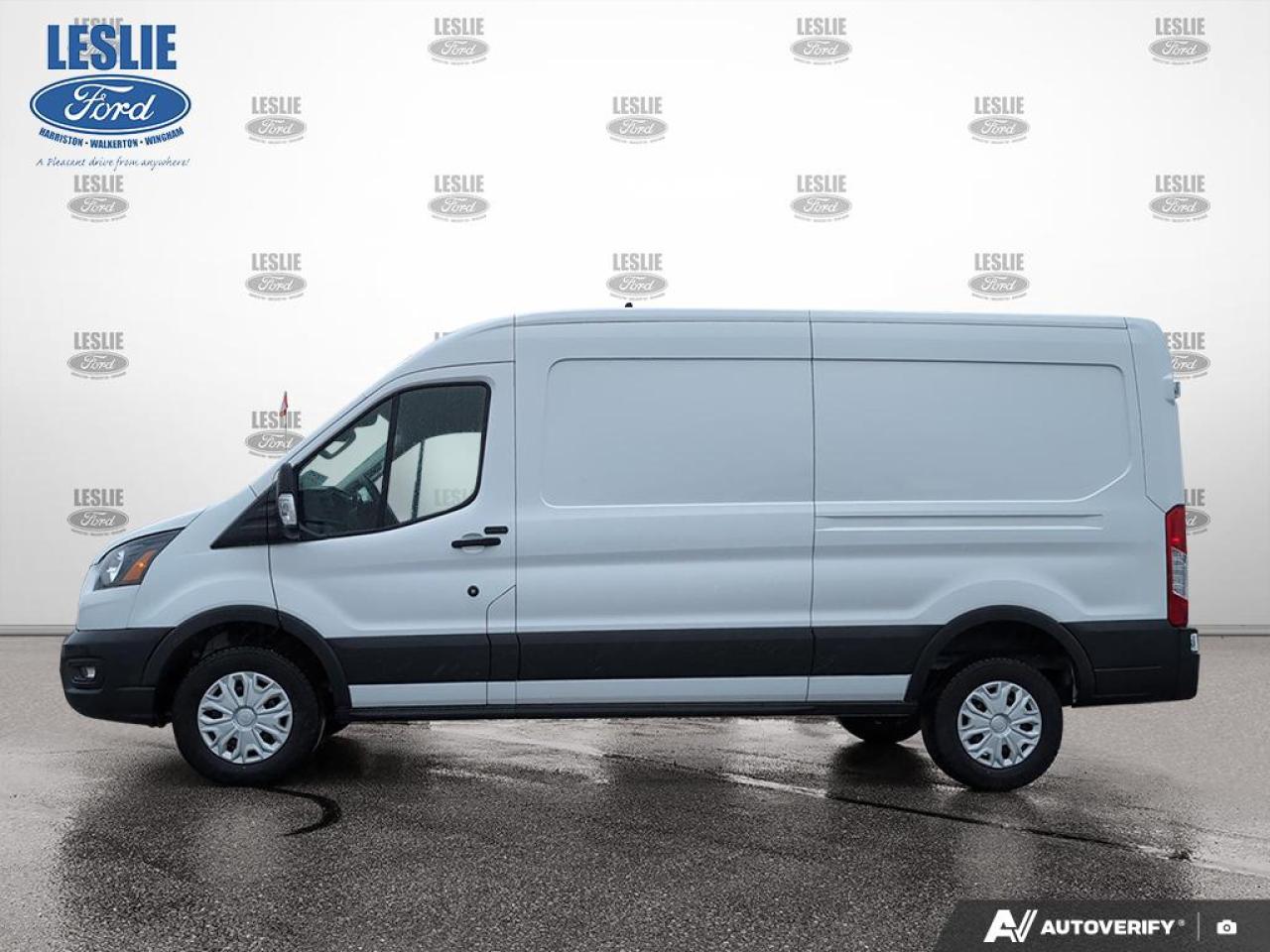 2025 Ford Transit Medium Roof 250 Cargo RWD Photo2